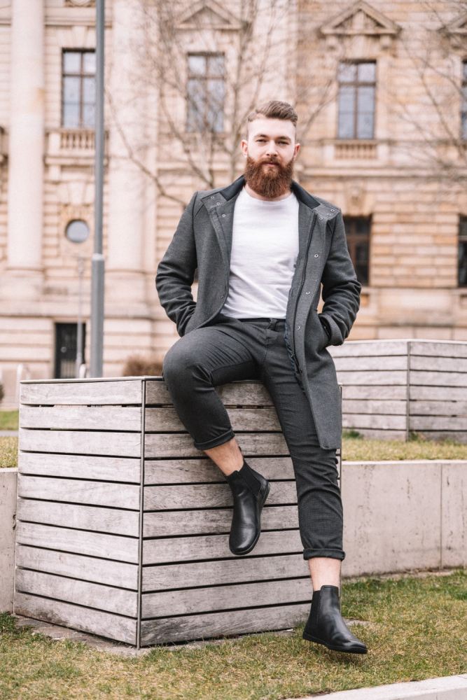 Equité Brogue Black