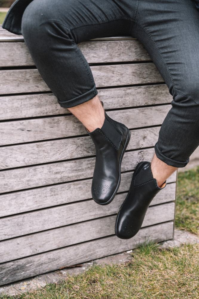 Equité Brogue Black